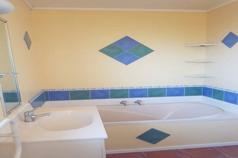 Photo of property in 16 Peppertree Lane, Woodridge, Wellington, 6037