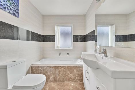 Photo of property in 388 Ormiston Road, Flat Bush, Auckland, 2019