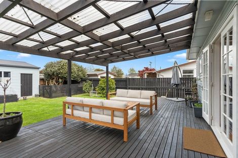 Photo of property in 73 Jellicoe Street, Martinborough, 5711