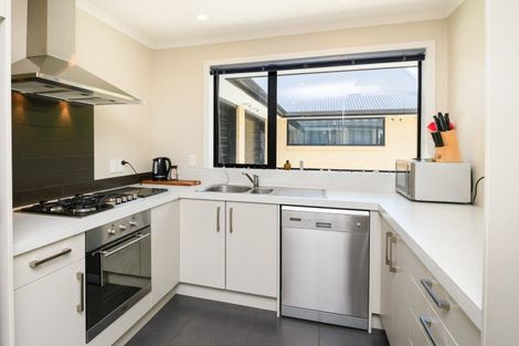 Photo of property in 15 Thomson Street, West End, Palmerston North, 4412