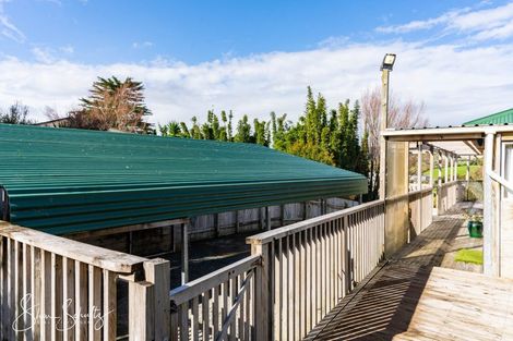 Photo of property in 8 Montaine Place, Maungaturoto, 0520