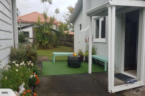 Photo of property in 22 Philson Terrace, Browns Bay, Auckland, 0630