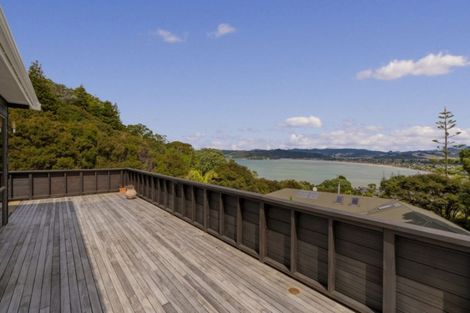 Photo of property in 4 Pohutukawa Grove, Whitianga, 3510