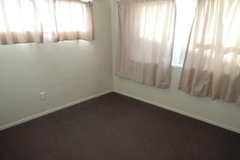 Photo of property in 4 St Catherine Crescent, West Harbour, Auckland, 0618