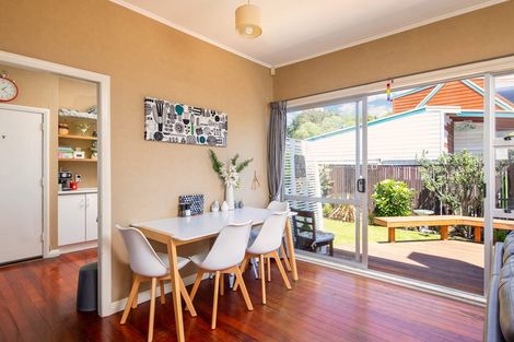 Photo of property in 14 Newcastle Terrace, Mount Albert, Auckland, 1025