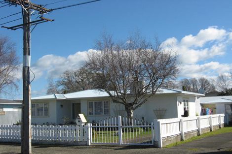 Photo of property in 17 Armstrong Avenue, Carterton, 5713