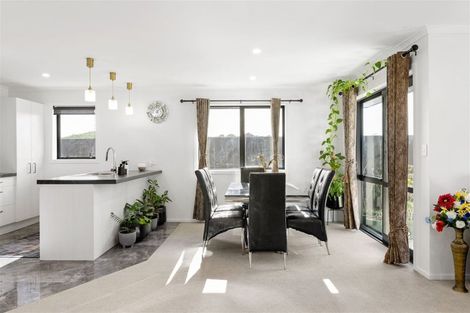 Photo of property in 18 Kimbolton Street, Rototuna North, Hamilton, 3210