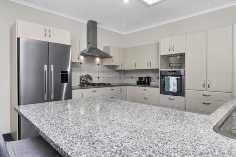 Photo of property in 102 Oriental Parade, Papamoa Beach, Papamoa, 3118