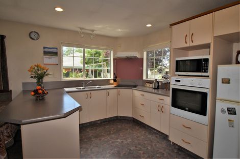 Photo of property in 2 Fir Close, Alexandra, 9320