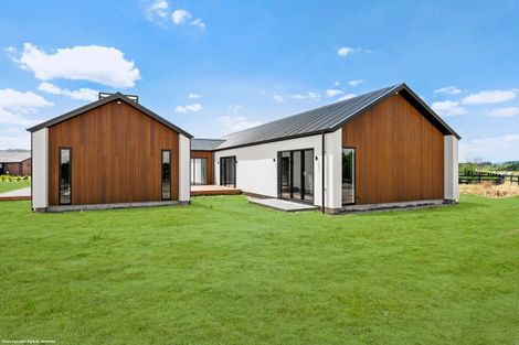 Photo of property in 35 Mike Smith Drive, Cambridge, 3434