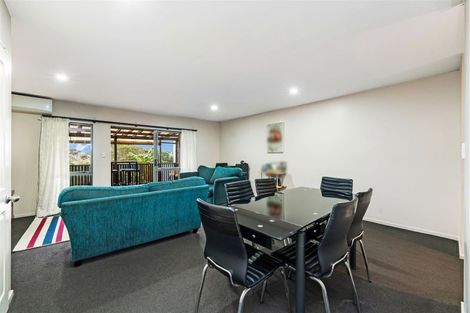 Photo of property in 28/3 Hulme Place, Henderson, Auckland, 0612