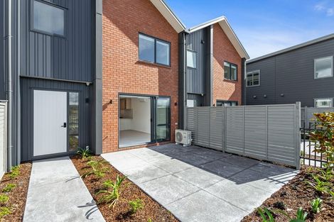 Photo of property in 4 Aquamarine Road, Rosehill, Papakura, 2113