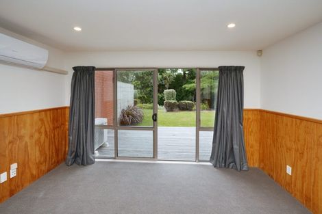 Photo of property in 7 Athol Terrace, Upper Riccarton, Christchurch, 8041