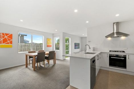 Photo of property in 16 Hakaro Way, Takanini, 2112