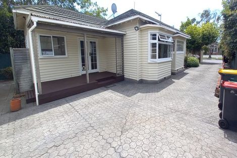 Photo of property in 60 Sandwich Road, Beckenham, Christchurch, 8023