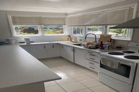 Photo of property in 5 Wakefield Terrace, Tawa, Wellington, 5028