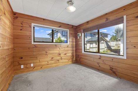 Photo of property in 2/33 Woodstock Road, Forrest Hill, Auckland, 0620