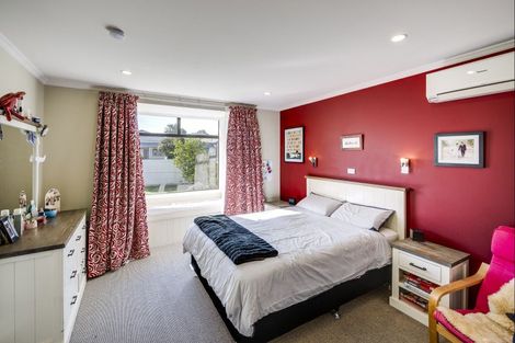 Photo of property in 28 Vigor Brown Street, Napier South, Napier, 4110