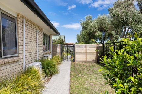 Photo of property in 25 Corinth Grove, Papamoa Beach, Papamoa, 3118