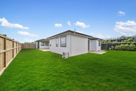 Photo of property in 3 Captain Rings Drive, Papakura, 2110