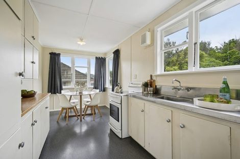 Photo of property in 83 Taylor Terrace, Tawa, Wellington, 5028