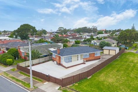 Photo of property in 21 Idlewild Avenue, Mangere, Auckland, 2022