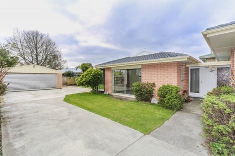 Photo of property in 20 Talltree Avenue, Avonhead, Christchurch, 8042