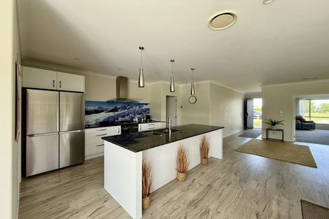 Photo of property in 16 Huka Heights Drive, Rangatira Park, Taupo, 3330