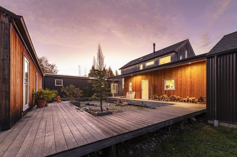 Photo of property in 2 Wineberry Lane, Wanaka, 9305