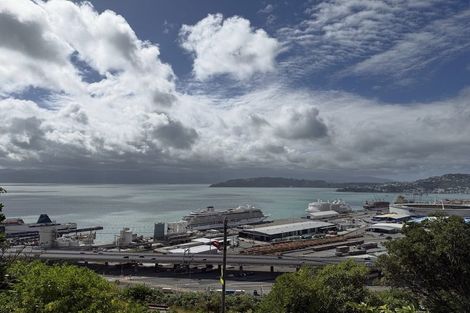 Photo of property in 8 Lower Watt Street, Wadestown, Wellington, 6012