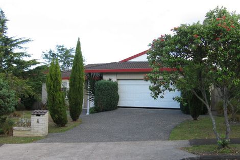 Photo of property in 8 Javelin Place, West Harbour, Auckland, 0618