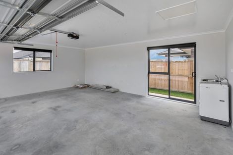 Photo of property in 24 Powhaitere Road, One Tree Point, 0118