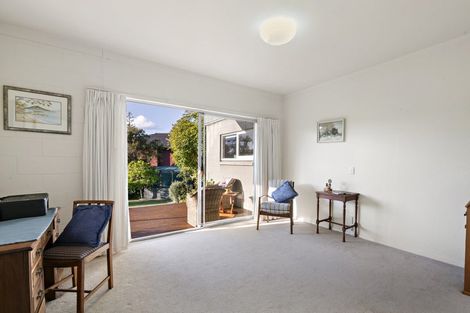 Photo of property in 1/47 Eastcliffe Road, Castor Bay, Auckland, 0620