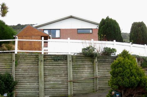 Photo of property in 27 Waireka Street, Ravensbourne, Dunedin, 9022