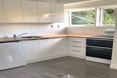 Photo of property in 2/8 Governor Road, Northland, Wellington, 6012