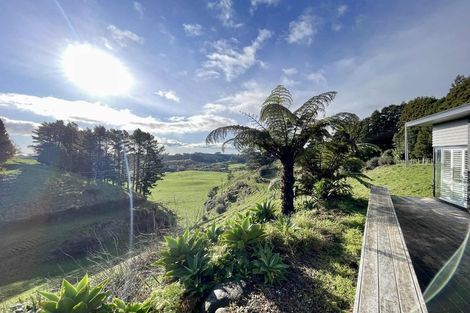 Photo of property in 224 Awai Road, Tarurutangi, New Plymouth, 4372