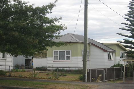 Photo of property in 39 Rimu Street, New Lynn, Auckland, 0600