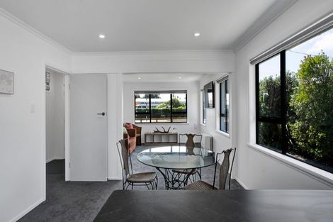 Photo of property in 80 Gisborne Terrace, Opunake, 4616