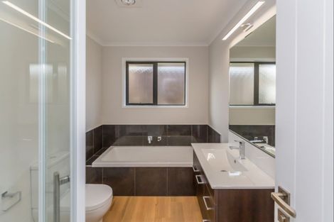 Photo of property in 30b Queenwood Road, Levin, 5510