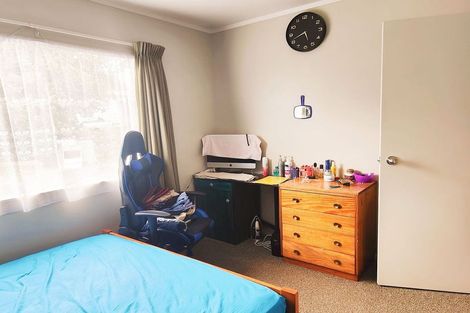 Photo of property in 15 Universal Drive, Henderson, Auckland, 0610