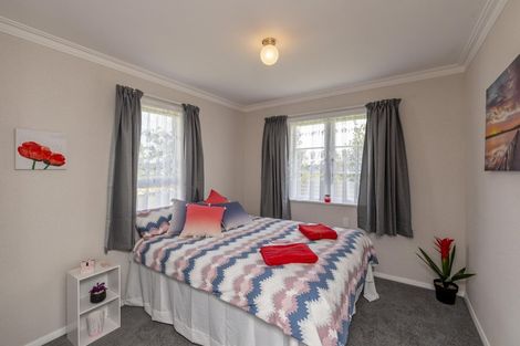 Photo of property in 335 Kawiu Road, Levin, 5510