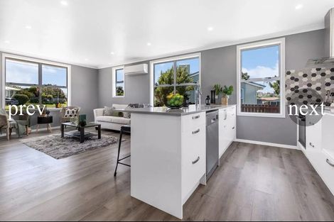 Photo of property in 31 Whanga Crescent, Titahi Bay, Porirua, 5022