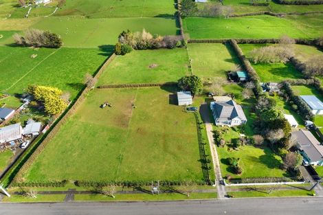 Photo of property in 25 Castle Street, Eltham, 4322