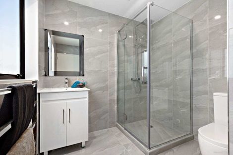 Photo of property in 18b Riverpark Crescent, Henderson, Auckland, 0610