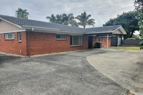 Photo of property in 100 Clevedon Road, Papakura, 2110