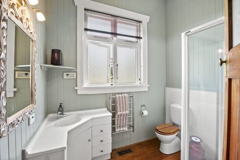 Photo of property in 33 Cameron Street, New Plymouth, 4310