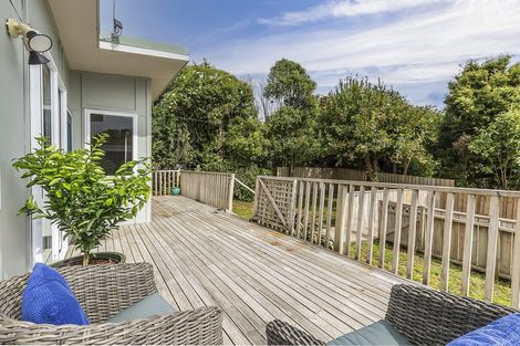 Photo of property in 5a Mepham Place, Ranui, Porirua, 5024