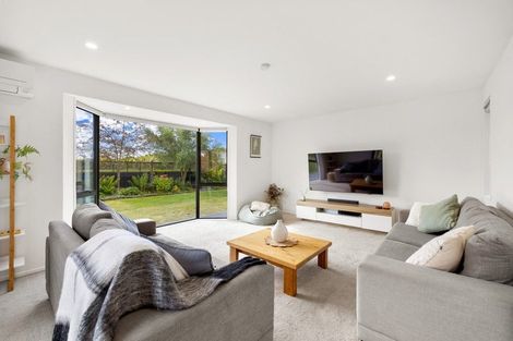 Photo of property in 20 Sheraton Place, Redwood, Christchurch, 8051