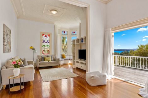 Photo of property in 4 Hinemoa Terrace, Birkenhead, Auckland, 0626
