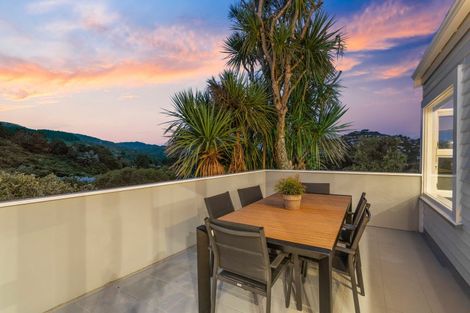 Photo of property in 22 Homewood Crescent, Karori, Wellington, 6012